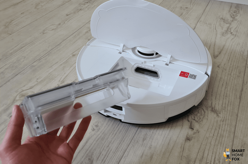 Der Staubbehälter des Robroock S8+ ist zu sehen.
